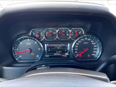 Used 2018 Chevrolet Suburban LT RWD image 12