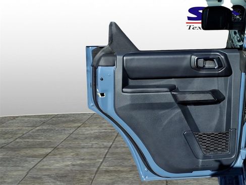 Used 2025 Ford Bronco Outer Banks image 18