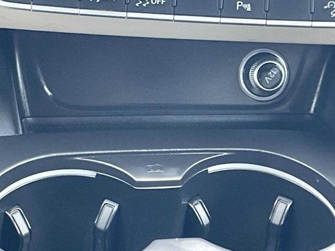 Used 2017 Audi A4 2.0T allroad Premium Plus w/ Technology Package AWD/4WD image 24