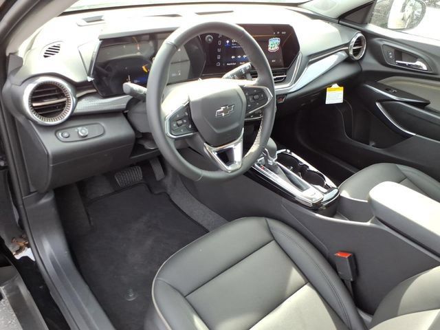 New 2026 Chevrolet Trax ACTIV w/ Sunroof Package FWD image 5