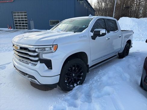 Used 2025 Chevrolet Silverado 1500 High Country w/ Technology Package image 2