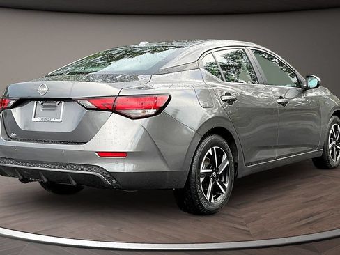 Used 2024 Nissan Sentra SV FWD image 6