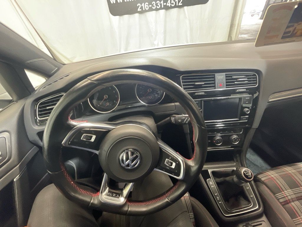 Used 2020 Volkswagen Golf 4-Door FWD image 23