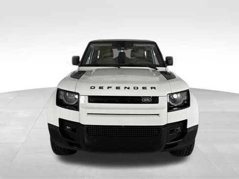 New 2025 Land Rover Defender 90 X-Dynamic SE image 2