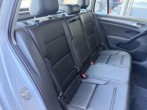 Used 2018 Volkswagen Golf SE FWD image 17