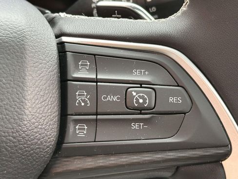 Certified 2023 Jeep Grand Cherokee Altitude image 24