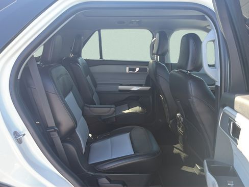 Certified 2024 Ford Explorer XLT w/ Equipment Group 202A AWD/4WD image 30