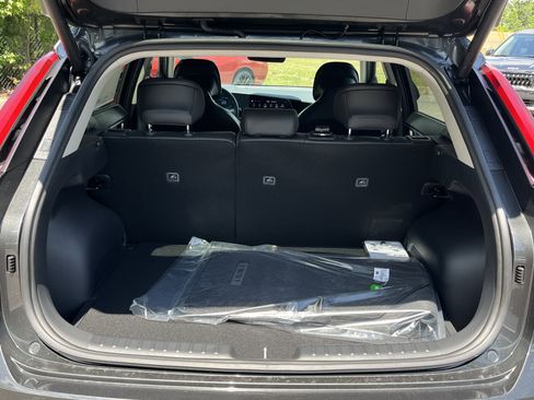 New 2025 Kia Niro SX Touring image 34