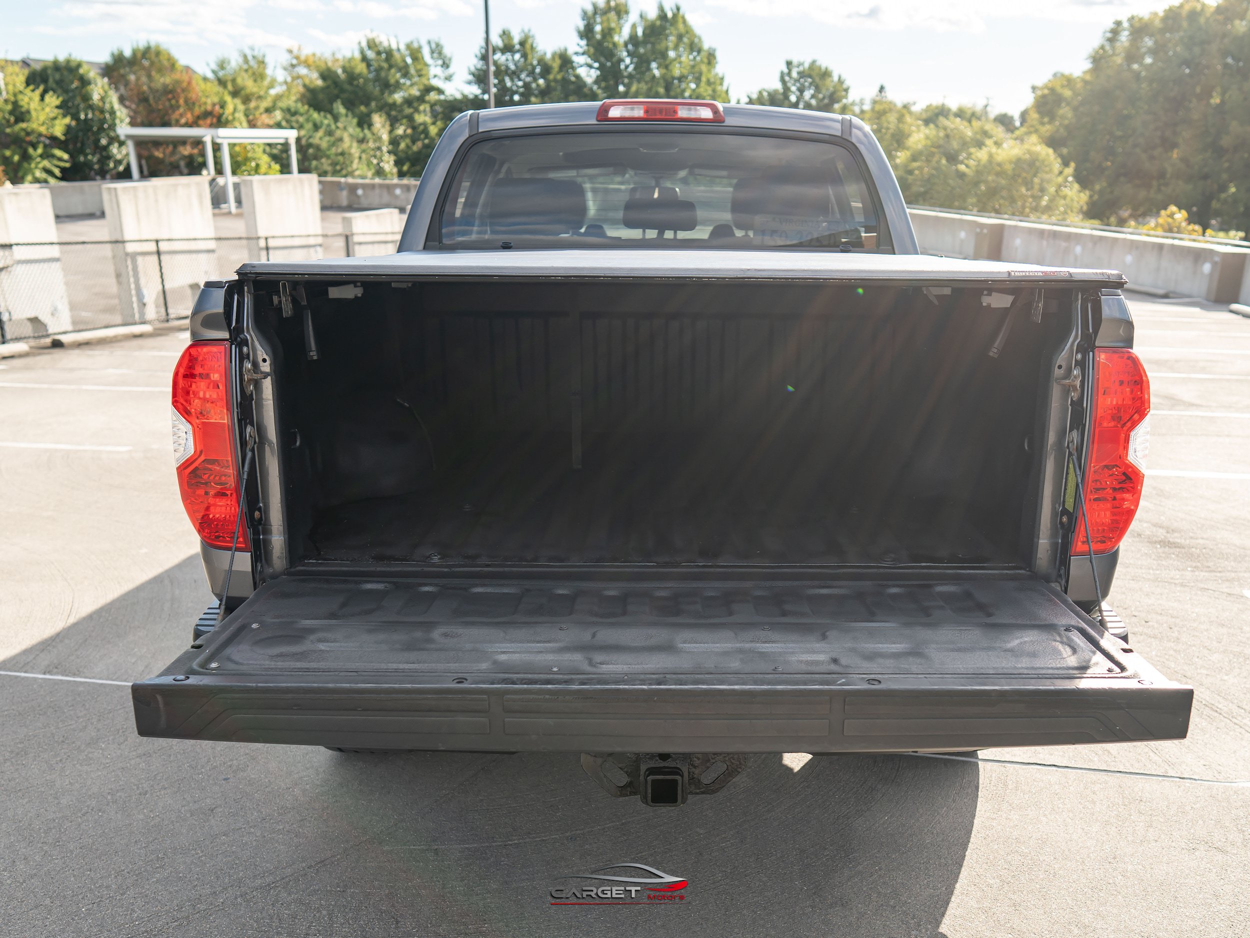 Used 2015 Toyota Tundra Limited w/ Limited Premium Package AWD/4WD image 46
