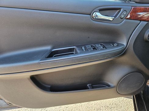 Used 2006 Chevrolet Impala LT FWD image 12