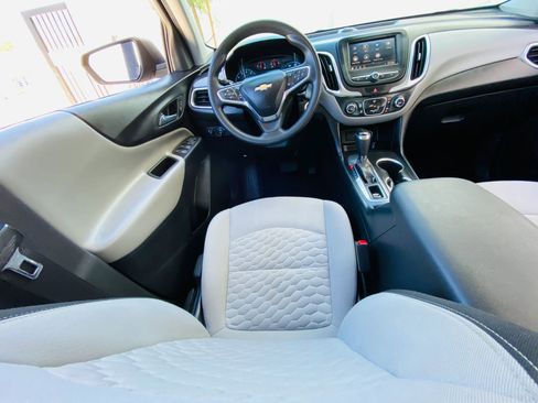 Used 2020 Chevrolet Equinox LS image 35
