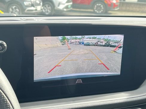 Used 2025 Buick Envista Preferred FWD image 22