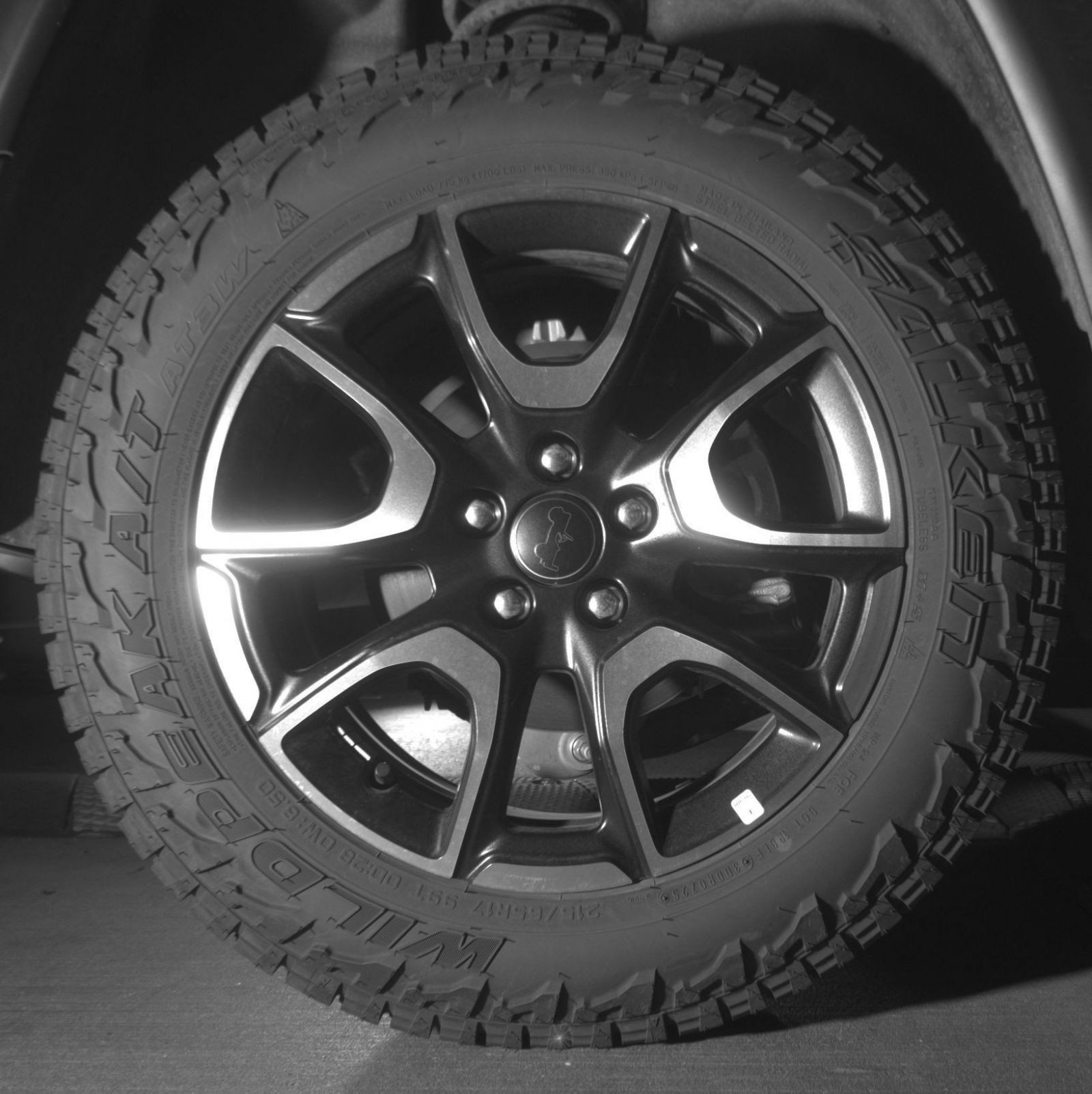 Used 2025 Jeep Compass Trailhawk AWD/4WD image 18