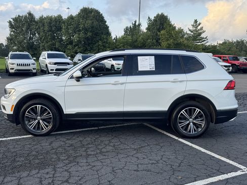 Used 2018 Volkswagen Tiguan SE w/ 18" Alloy Wheels Package AWD/4WD image 9