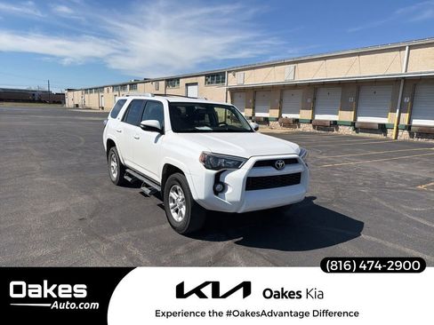 Used 2018 Toyota 4Runner SR5 Premium image 1