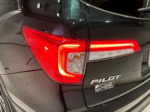 Used 2020 Honda Pilot Elite image 23