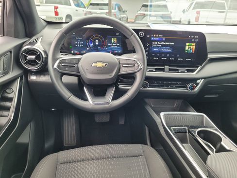 Used 2025 Chevrolet Equinox LT AWD/4WD image 17