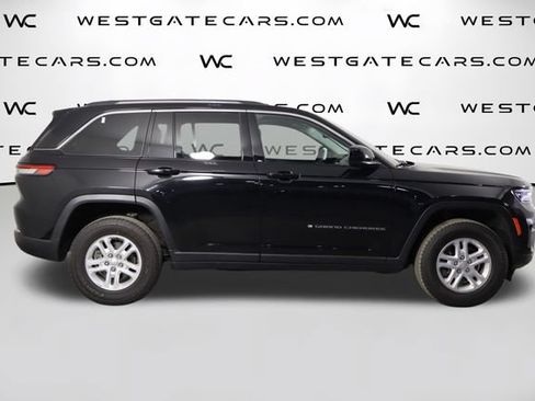Used 2023 Jeep Grand Cherokee Laredo AWD/4WD image 45