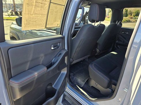 Used 2023 Nissan Frontier PRO-4X w/ Technology Package image 15