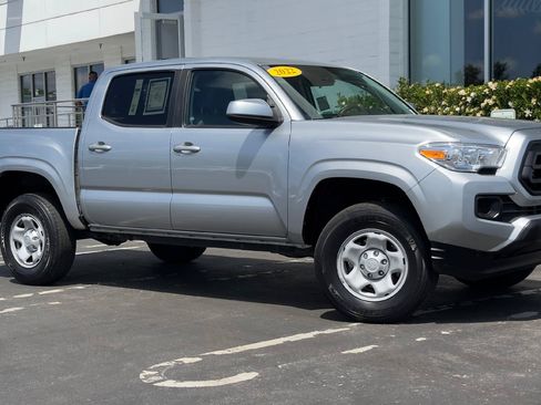 Used 2022 Toyota Tacoma SR w/ SR Convenience Package RWD image 2