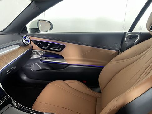 Used 2024 Mercedes-Benz CLE 300 4MATIC Cabriolet image 29