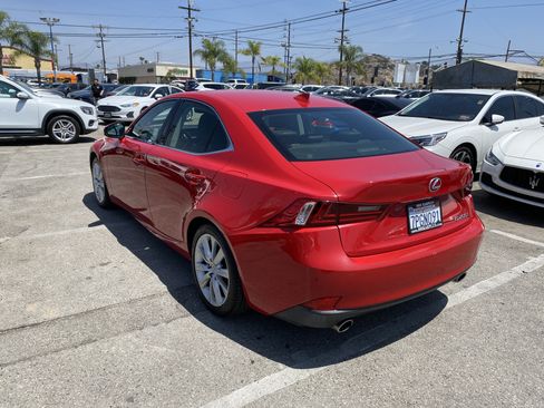 Used 2016 Lexus IS 200t RWD image 9