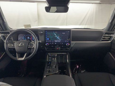 Used 2025 Lexus GX 550 image 17