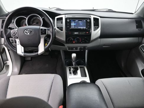 Used 2014 Toyota Tacoma PreRunner image 17