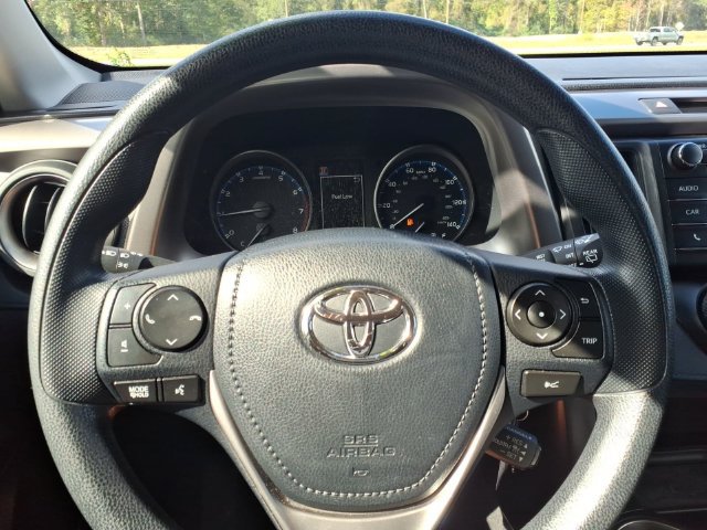 Used 2017 Toyota RAV4 LE FWD image 21