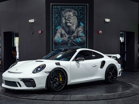Used 2018 Porsche 911 Turbo S image 1