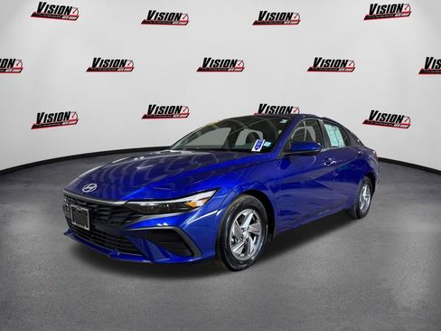 Certified 2024 Hyundai Elantra SE FWD image 1