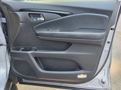 Used 2017 Honda Pilot Elite image 38