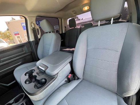 Used 2018 RAM 2500 Tradesman w/ Chrome Appearance Group image 25