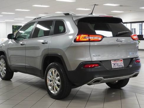 Used 2015 Jeep Cherokee Limited image 8