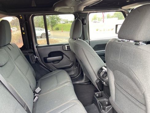 Used 2024 Jeep Wrangler Unlimited Sport AWD/4WD image 21