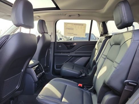 New 2026 Lincoln Aviator AWD image 13