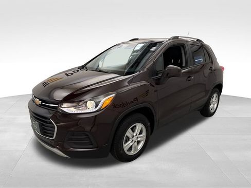 Used 2022 Chevrolet Trax LT w/ Driver Confidence Package AWD/4WD image 3