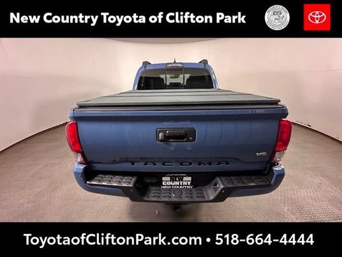Used 2019 Toyota Tacoma TRD Sport AWD/4WD image 4