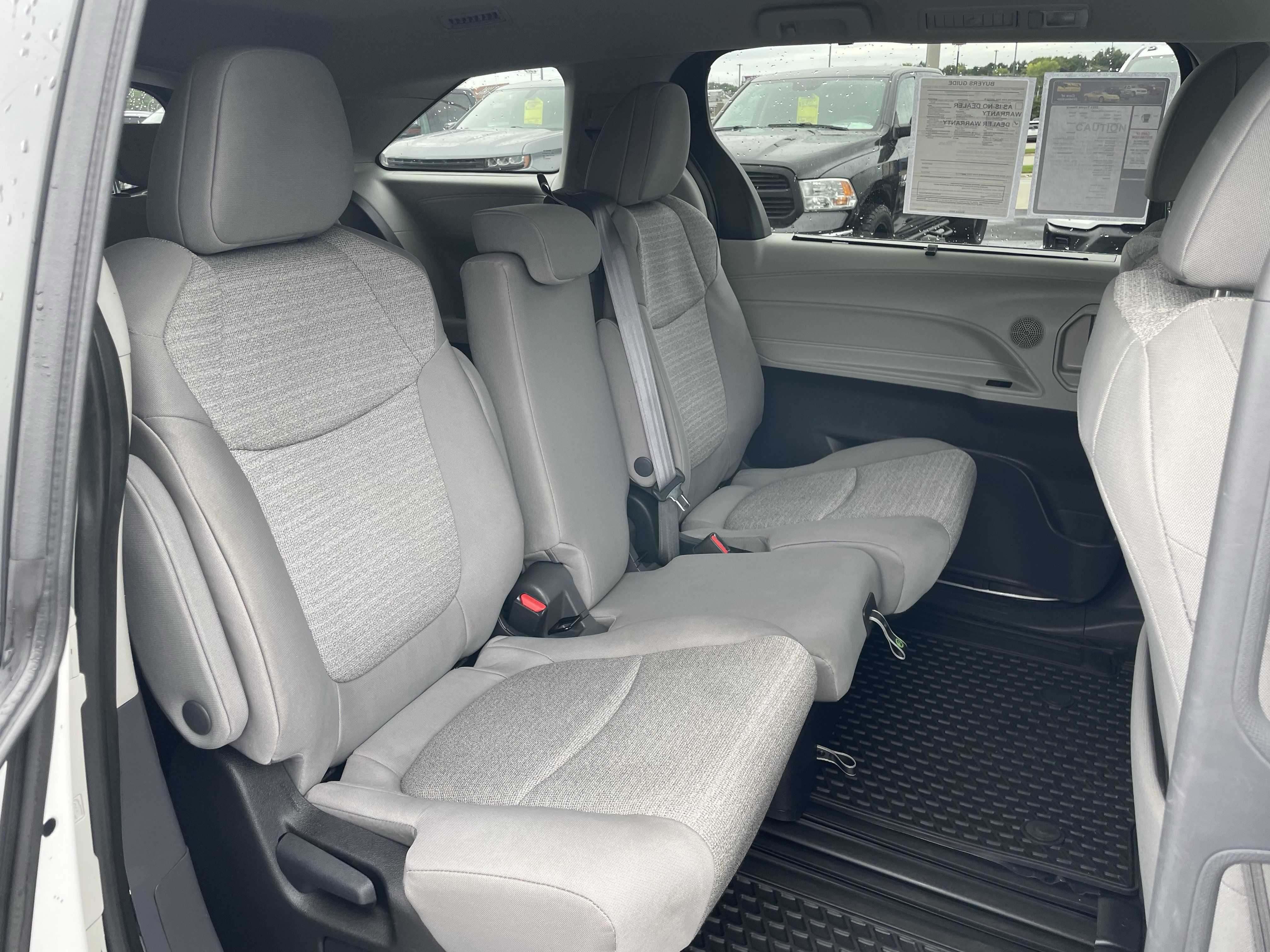 Used 2023 Toyota Sienna LE AWD/4WD image 24