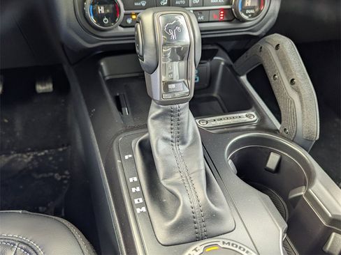 New 2025 Ford Bronco Outer Banks w/ Sasquatch Package image 11