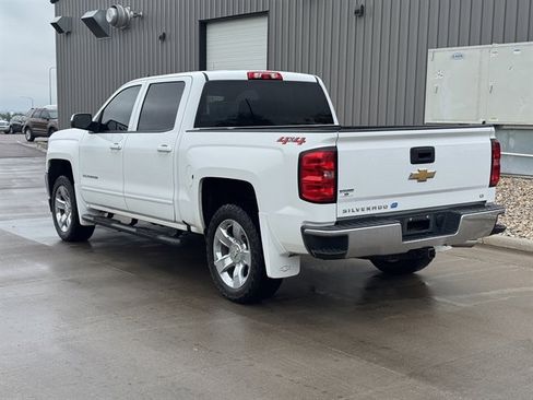 Used 2018 Chevrolet Silverado 1500 LT w/ LT Eassist Package AWD/4WD image 4