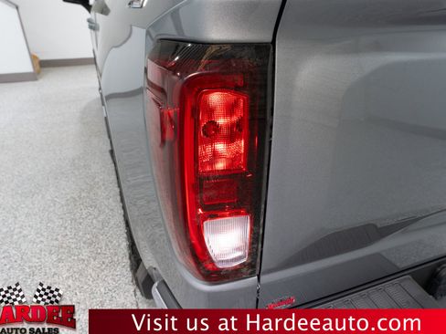 Used 2024 GMC Sierra 1500 SLE w/ Preferred Package image 9