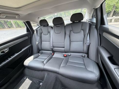 Used 2025 Volvo S90 B6 Plus AWD/4WD image 21