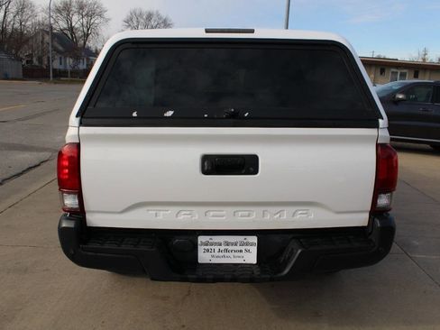 Used 2022 Toyota Tacoma SR image 4