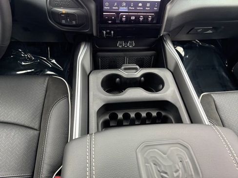 New 2026 RAM 2500 Laramie AWD/4WD image 13