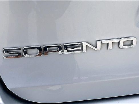 Used 2020 Kia Sorento LX FWD image 31