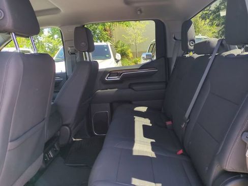 Used 2025 Chevrolet Silverado 1500 LT RWD image 16