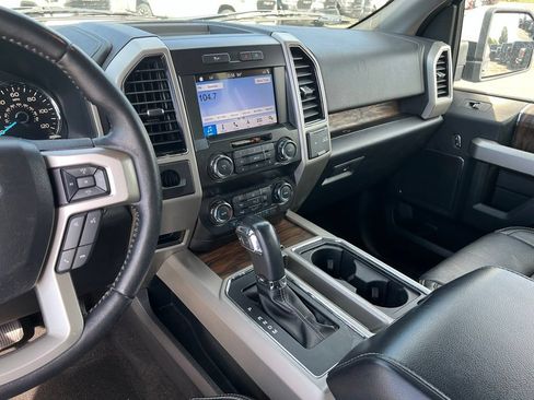Used 2019 Ford F150 Lariat RWD image 32
