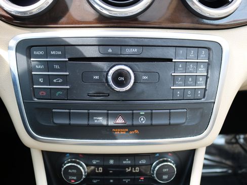 Used 2016 Mercedes-Benz GLA 250 image 26