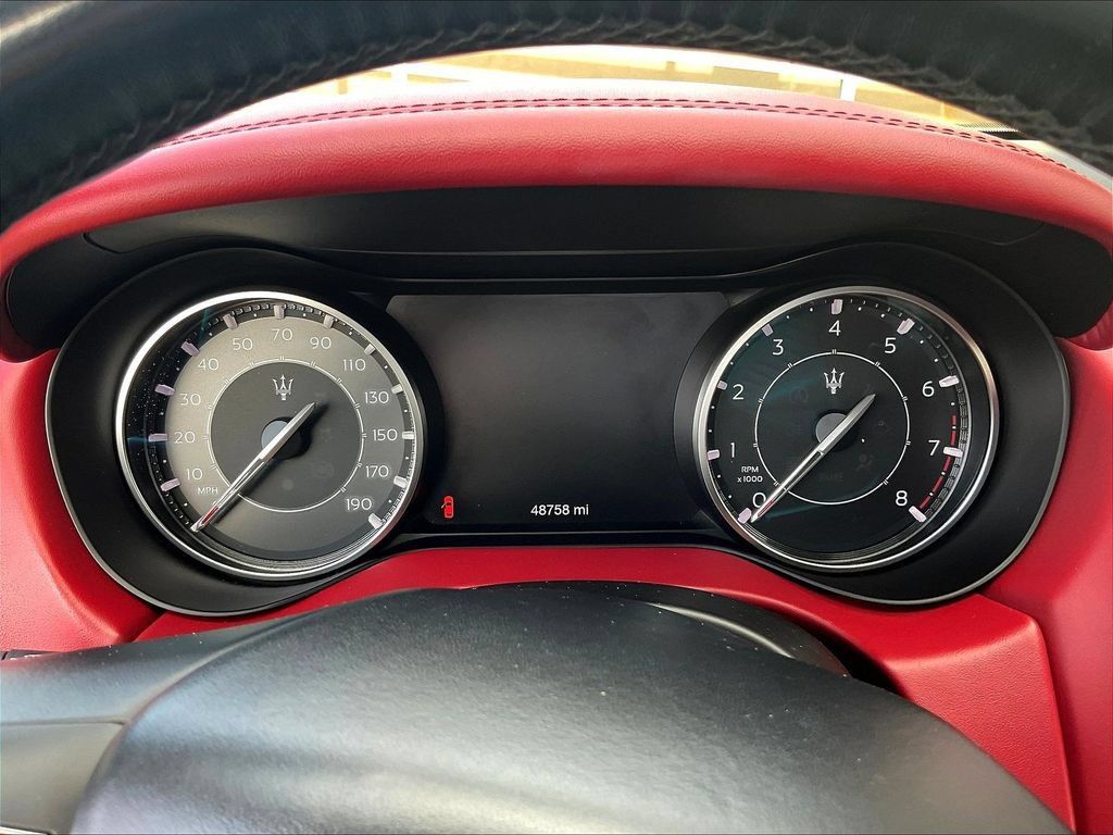 Used 2022 Maserati Ghibli Modena Q4 AWD/4WD image 13